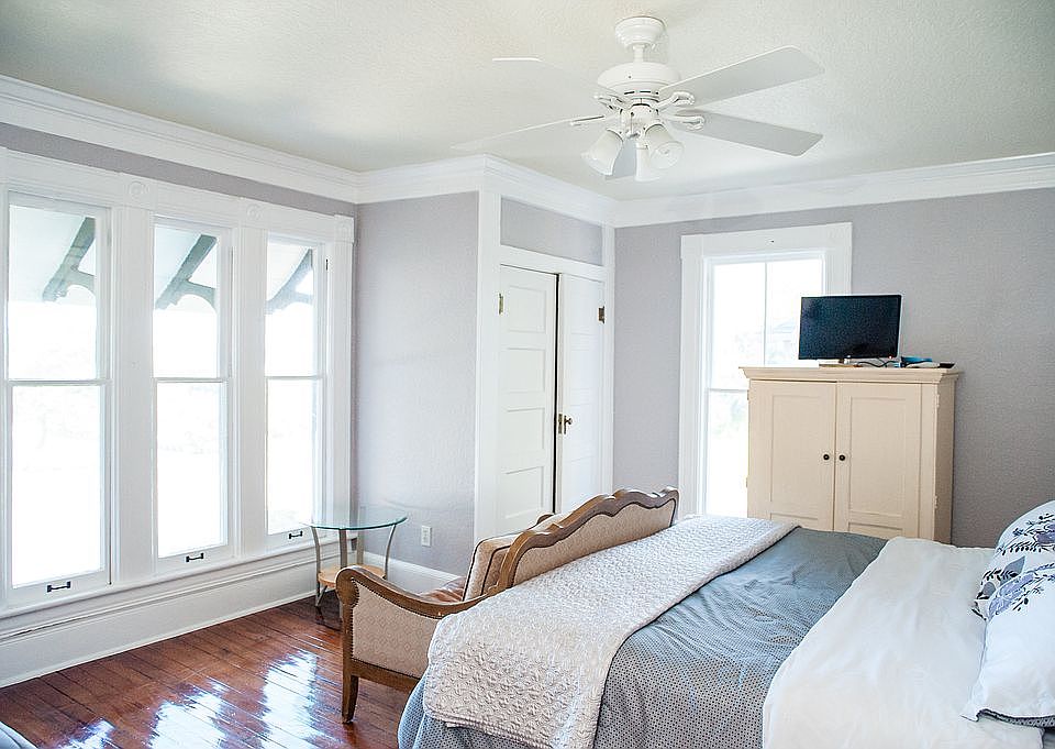 1st image of 614 S Beach St