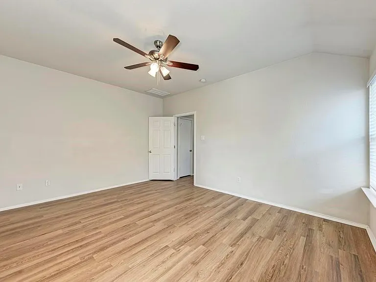 1203 Tricia Cv — Photo 20
