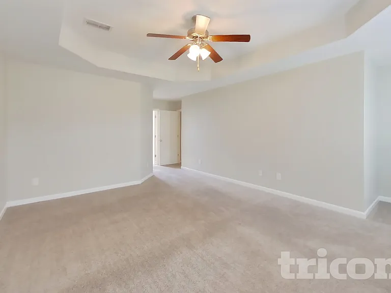 1031 Solomon Ln — Photo 6