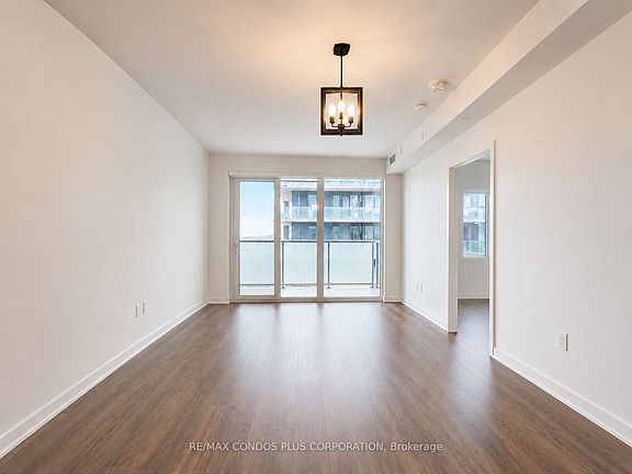 3rd image of 105 Oneida Cres #503