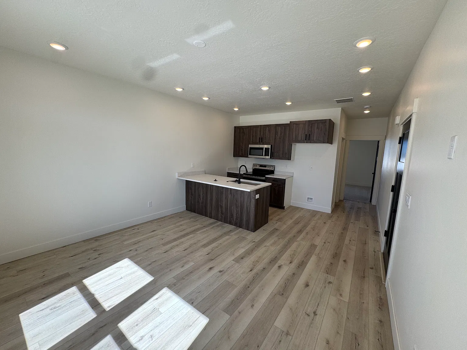 1 bed, 600 sqft, $1,250 — Photo 1