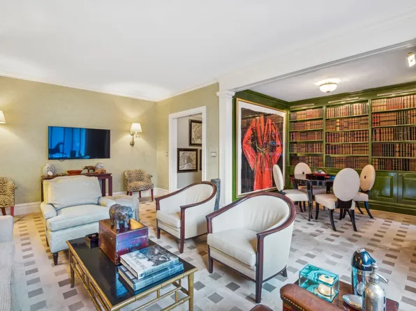 333 East 57th Street 4F image 2 of 8