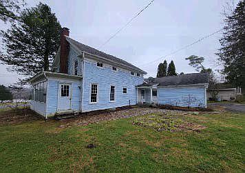 2nd image of 3121 Lake Moraine Rd