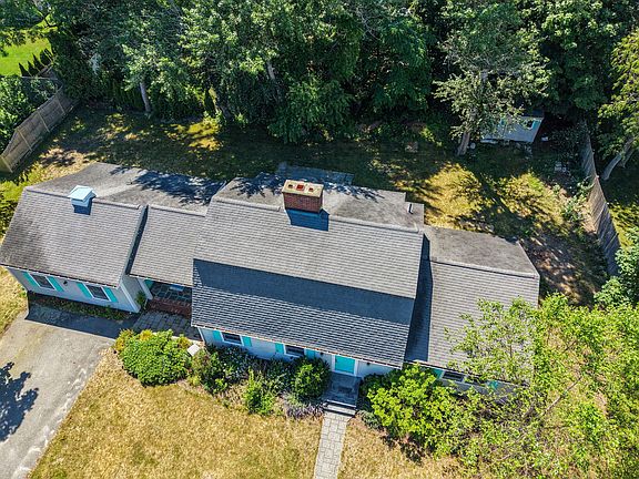 3rd image of 25 Manor Way