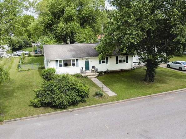 407 Vine St, Cuba, MO 65453