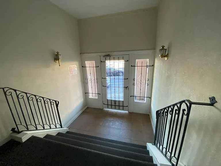 2454 S El Camino Real — Photo 16