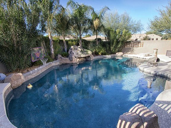 5th image of 1501 E Birdland Dr