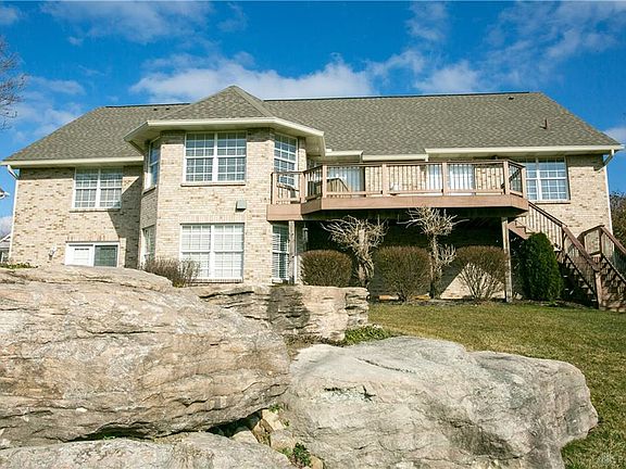 5th image of 1629 Yellow Rose Ct