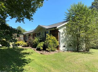 133 Dixie Hill Rd, North Wilkesboro, NC 28659