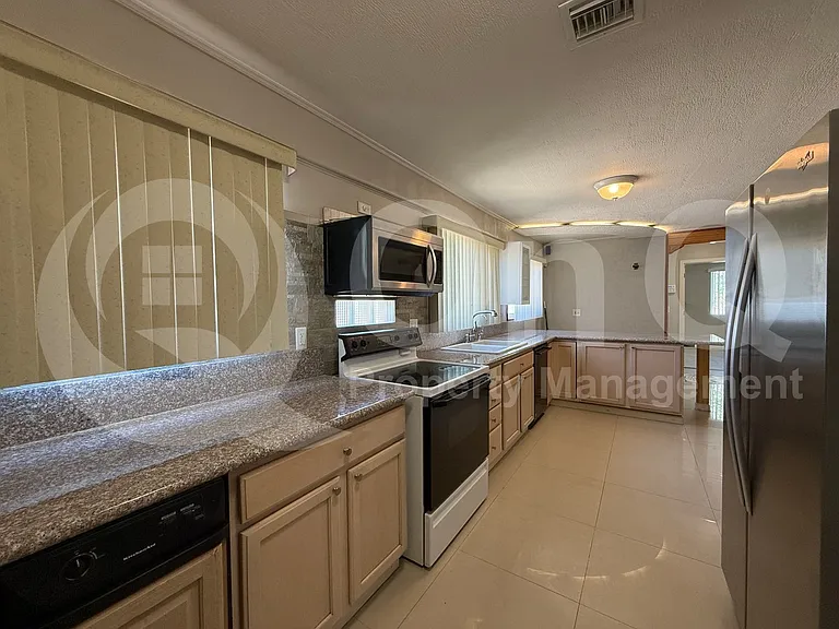 3838 E Seneca St — Photo 6