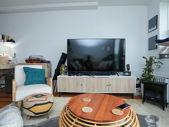 5th image of 103 Varet St #4BB