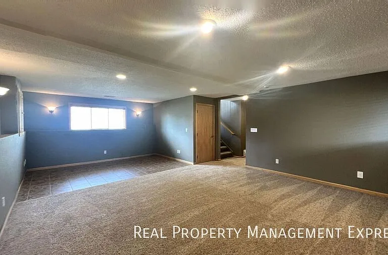 5208 S Birchwood Ave — Photo 13