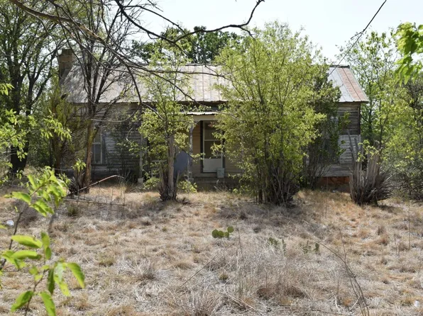 241 Bayou St, Burkett, TX 76828