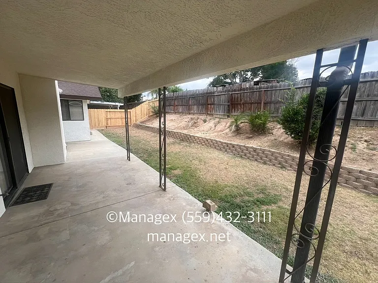 9364 N Archie Ave — Photo 18