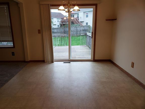 4th image of 3215 Citadel Dr