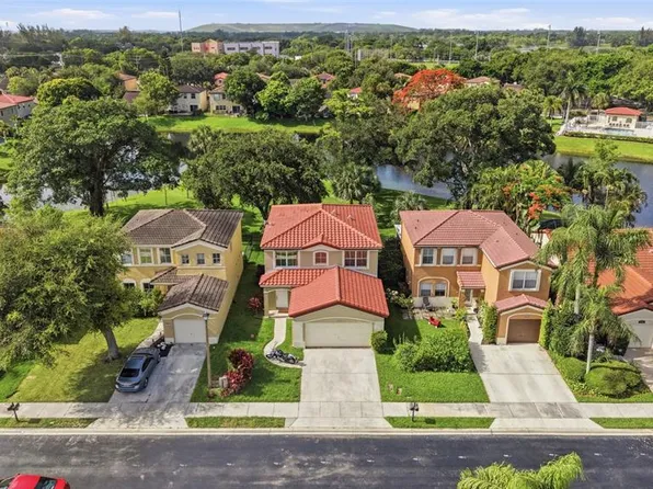 4258 NW 1st Dr, Deerfield Beach, FL 33442