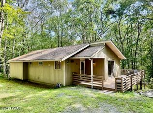 108 Farrier Ln, Blooming Grove, PA 18428