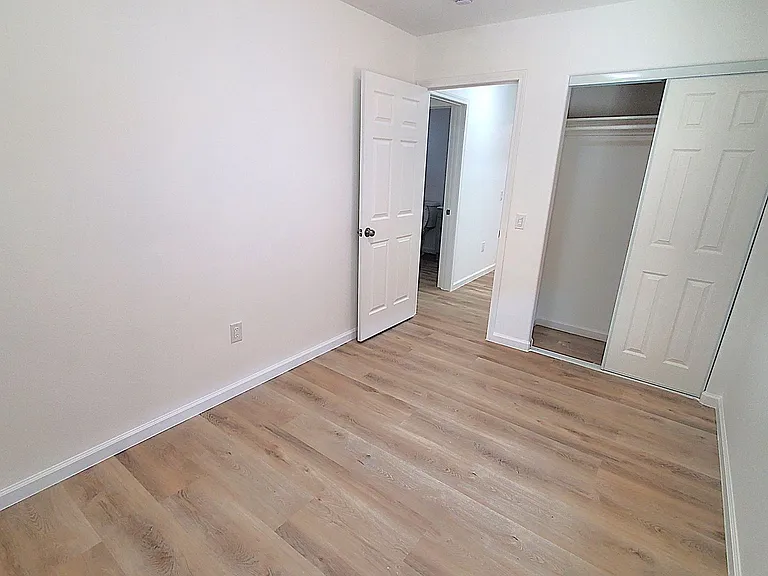 708 W Euclid Ave — Photo 18