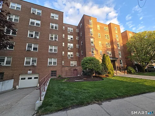 39 Glenbrook Rd #4M Photo 1