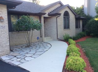 6758 Flower Hill Rd, Rockford, IL 61114