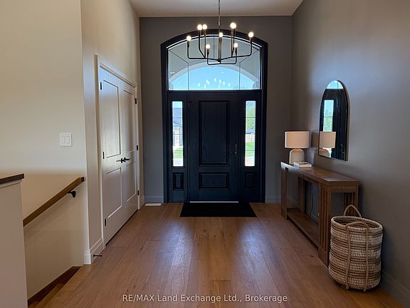 2nd image of 926 Bogdanovic Way