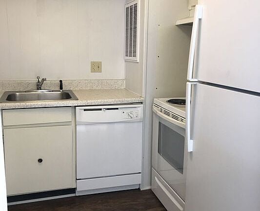 5th image of 301 Barcelona Dr #82H