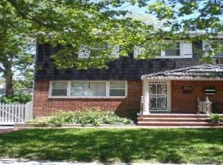 14715 Weller Ln, Rosedale, NY 11422