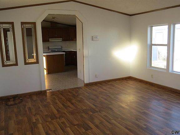 3rd image of 2306 Walnut Dr
