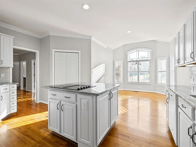 650 Appomattox Ct — Photo 11