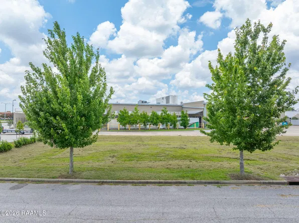 133 Stonehurst Drive, Youngsville, LA 70592