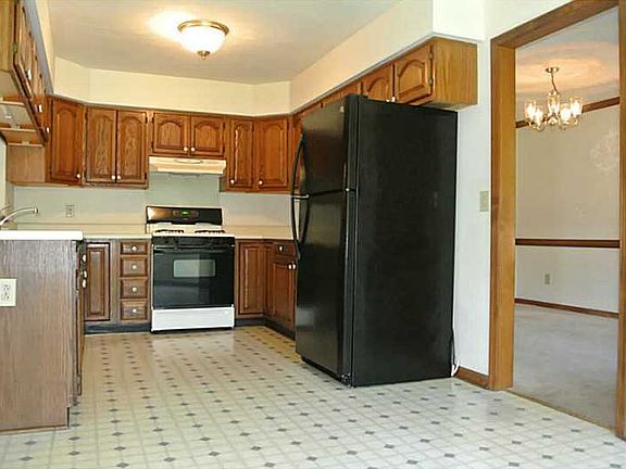 2nd image of 2041 Silver Lake Dr