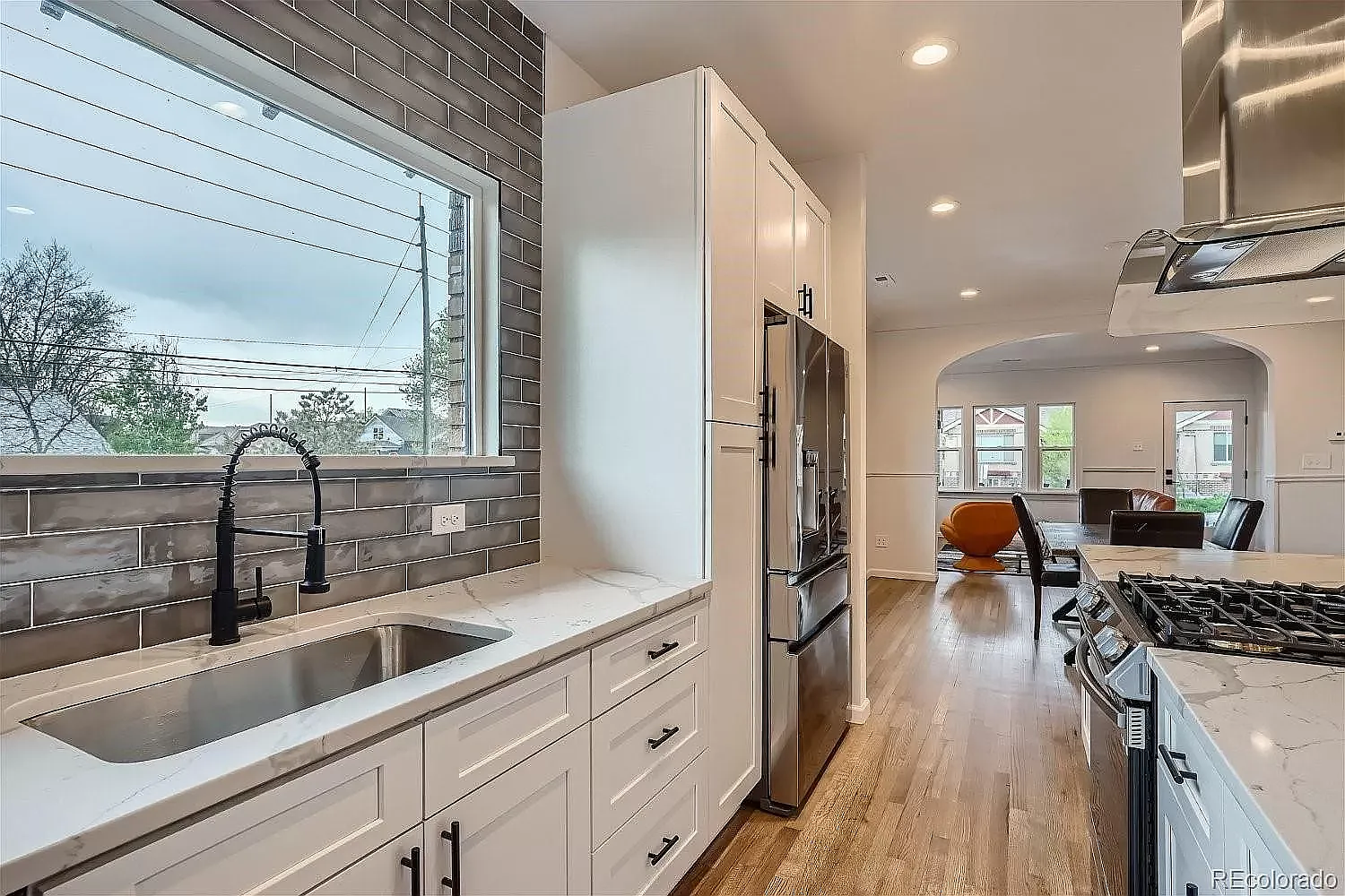 1400 Perry St — Photo 2