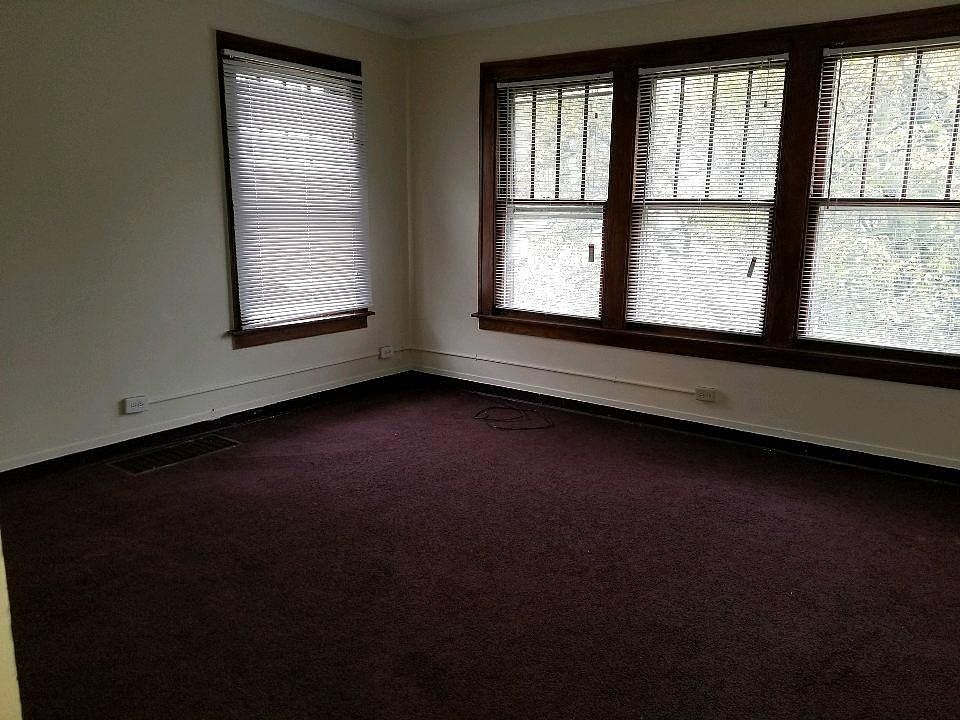 1st image of 12036 S La Salle St #2
