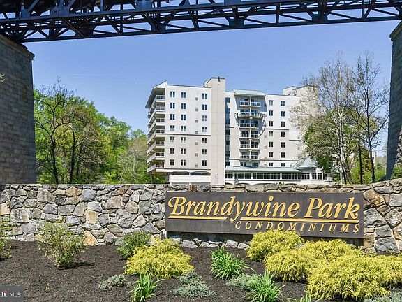 2nd image of 1702 N Park Dr APT 16