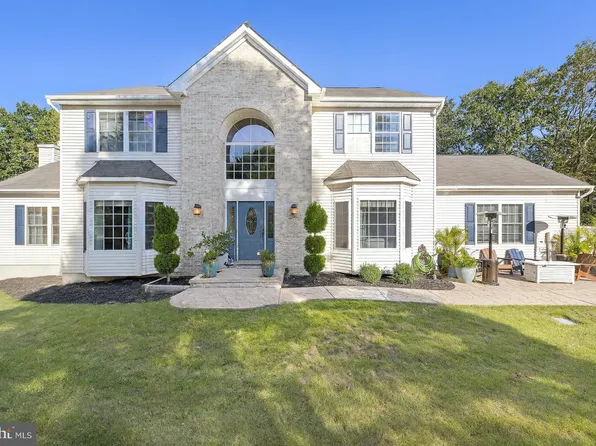 741 Spruce Hill Dr, Toms River, NJ 08753