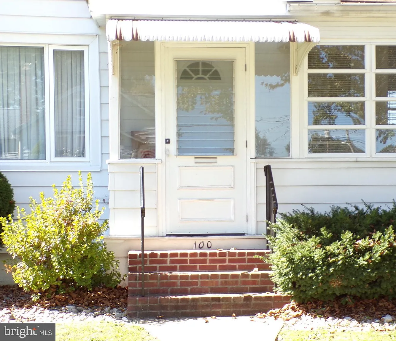 100 Silview Ave photo 1