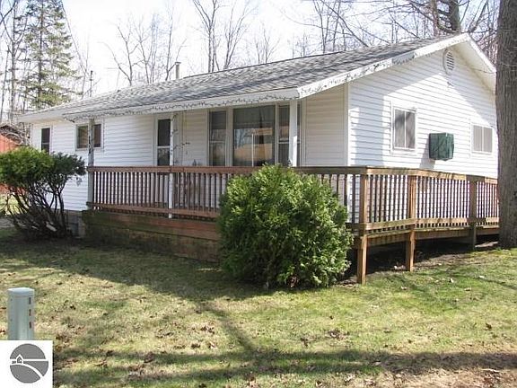 3rd image of 328 Lakewood Dr