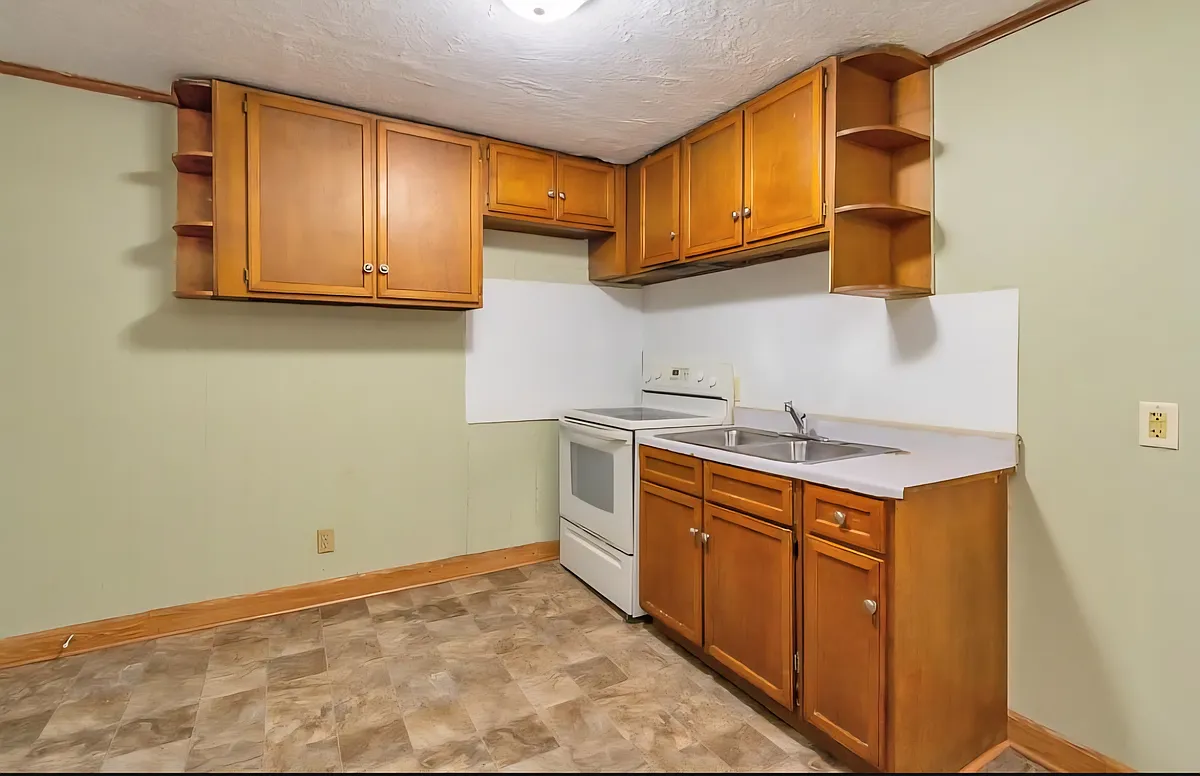 Building Photo - 824 12th St NW #C