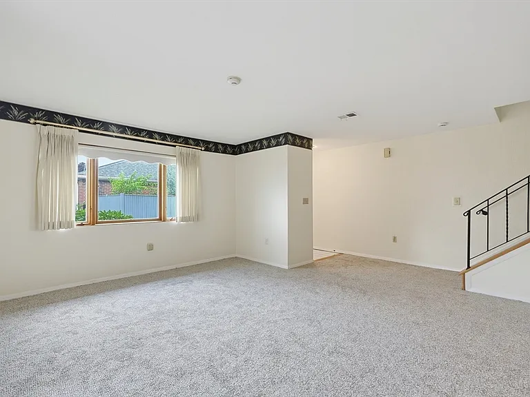 52 Rosewood Dr #52 — Photo 11
