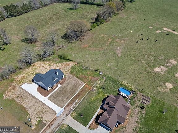 4th image of 51 Fast Ln