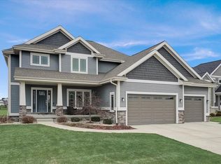 1211 Water Wheel Dr, Waunakee, WI 53597