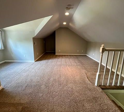 4th image of 731 Tremont Ave