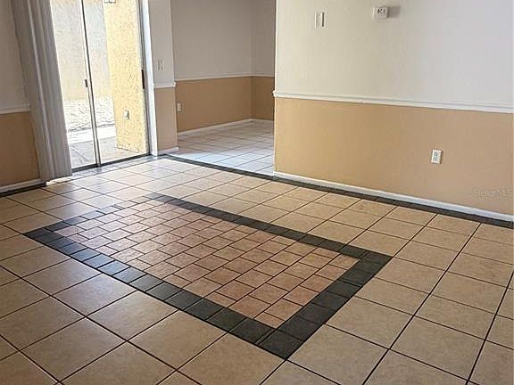 4th image of 1275 Woodman Way