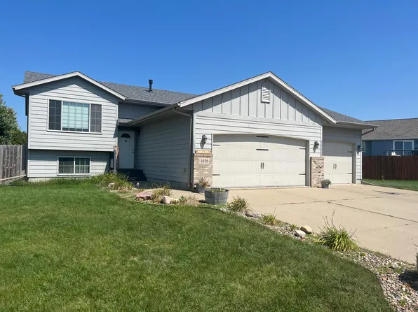 4829 S Wilson Ave, Sioux Falls, SD 57106