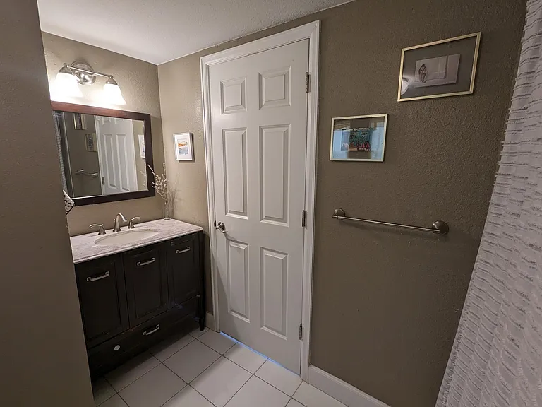 4601 Beach Ct — Photo 8