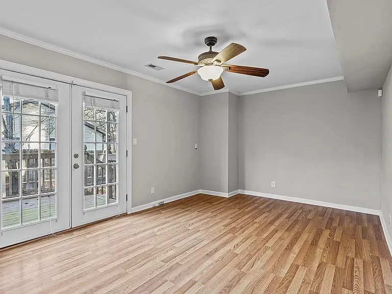 631 Bashford Rd — Photo 2