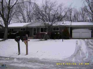 94 Carter Dr, Troy, MI 48098