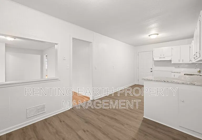 221 Lawson Rd — Photo 7