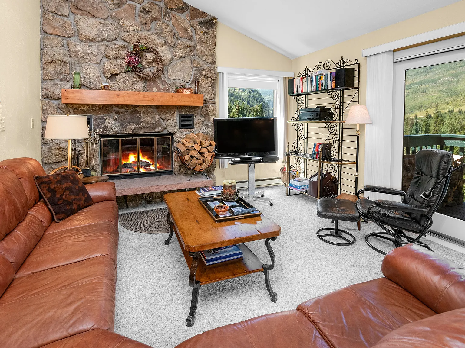 3 bed, 1324 sqft, $9,500 — Photo 1