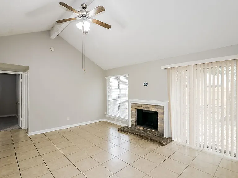 19523 Elmtree Estates Dr — Photo 4
